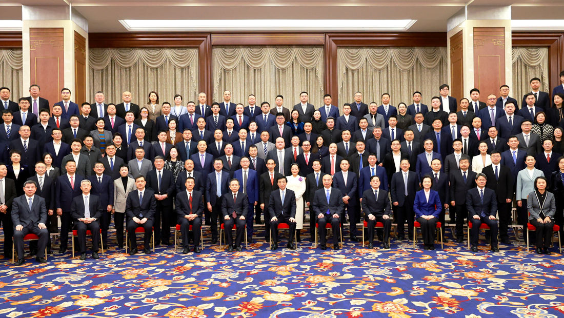 中國光彩事業(yè)促進會第七次會員代表大會在京召開 王滬寧會見與會代表